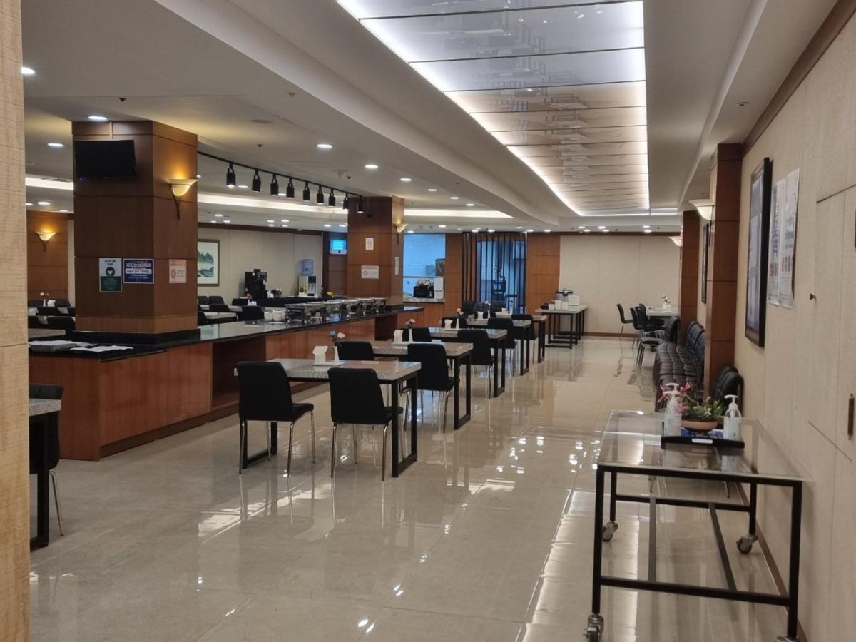 Hotel Ramada By Wyndham Suanbo à Chungju Extérieur photo