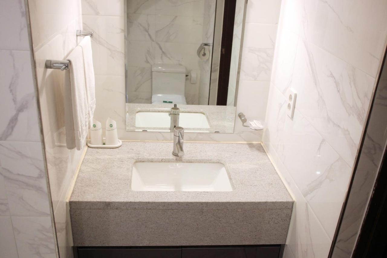 Hotel Ramada By Wyndham Suanbo à Chungju Extérieur photo
