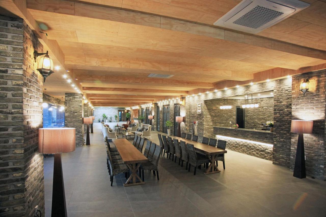 Hotel Ramada By Wyndham Suanbo à Chungju Extérieur photo
