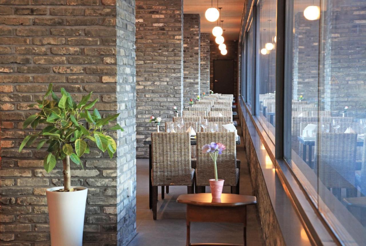 Hotel Ramada By Wyndham Suanbo à Chungju Extérieur photo