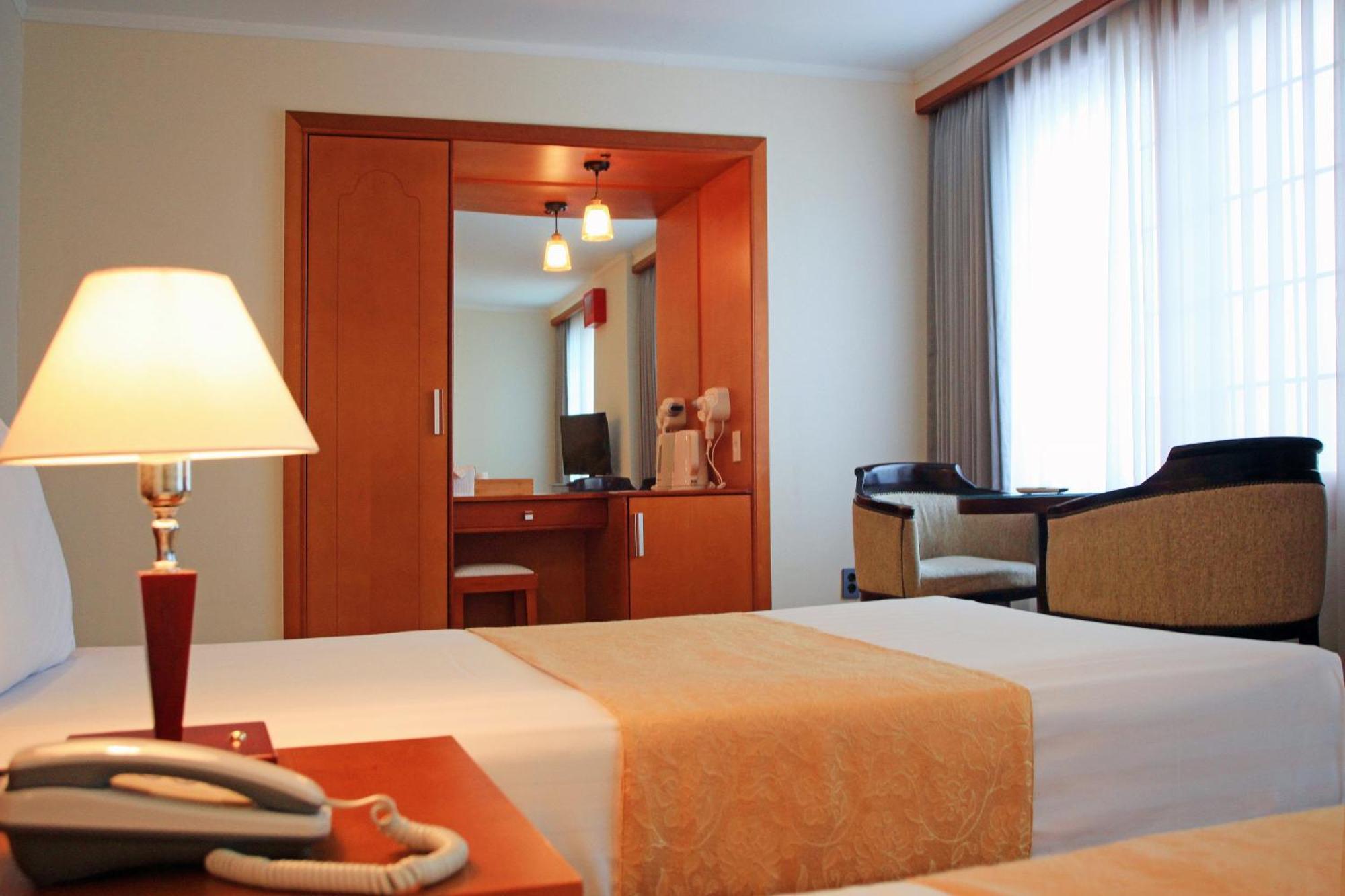 Hotel Ramada By Wyndham Suanbo à Chungju Extérieur photo